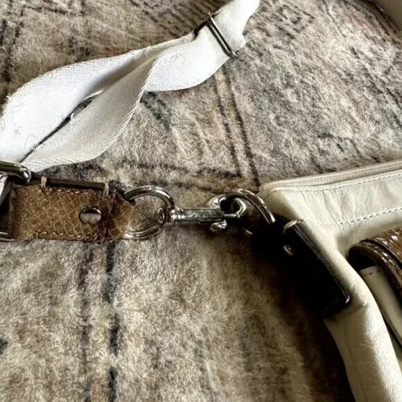 Coach Penelope White Leather & Brown Snakeskin Trim Crossbody Purse 8"x7" GUC - Picture 4 of 7